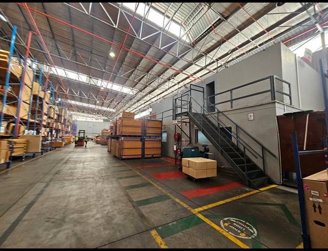 8,760M² WAREHOUSE TO LET IN LINBRO PARK